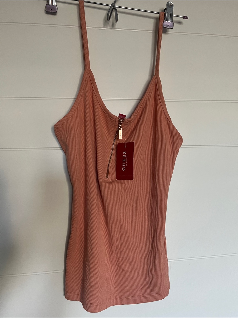 GUESS Ribbed Zip-Front Spaghetti Strap Cami in Dusty Rose